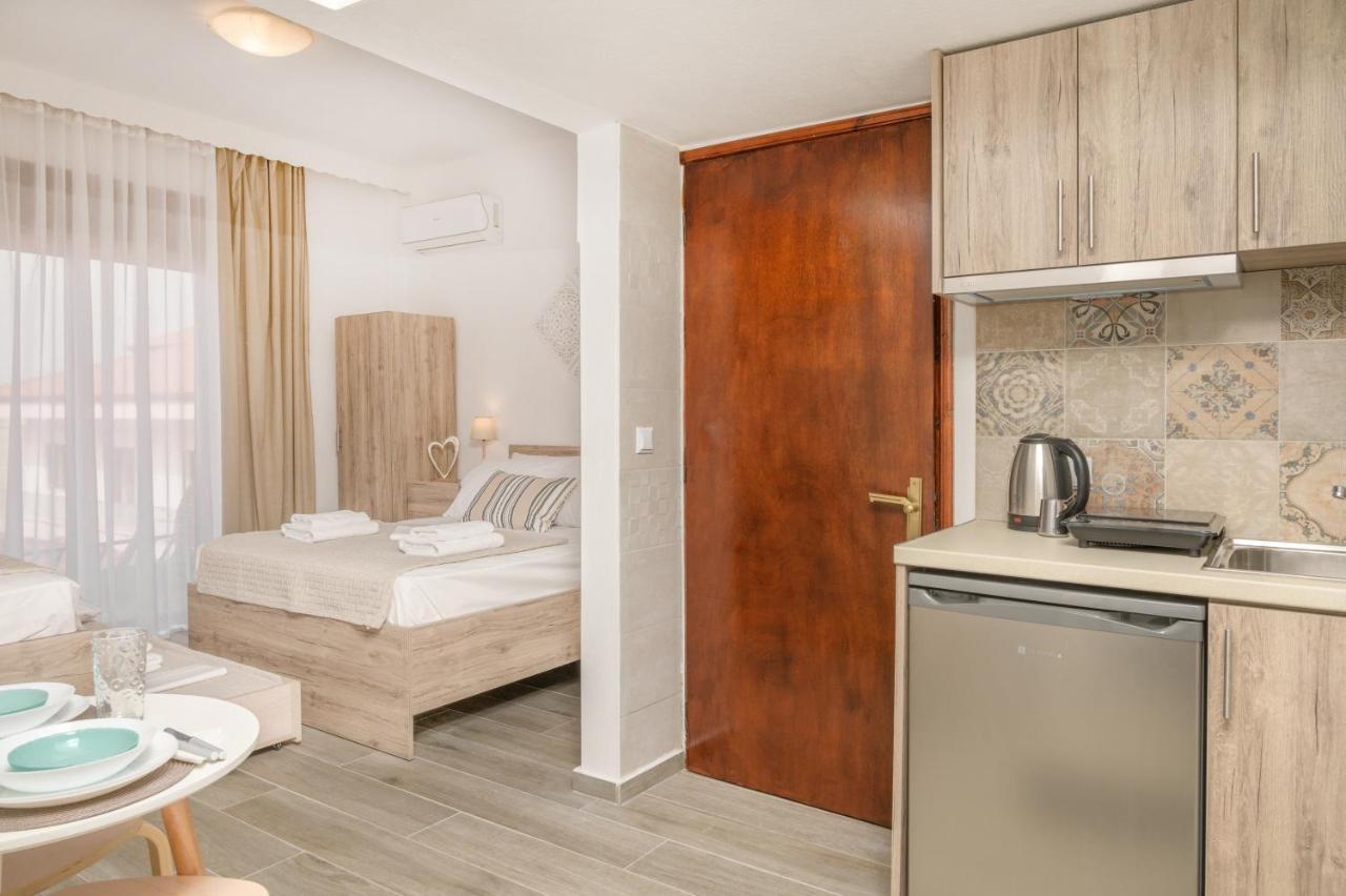 Sand Rooms To Let Nea Roda Exterior foto